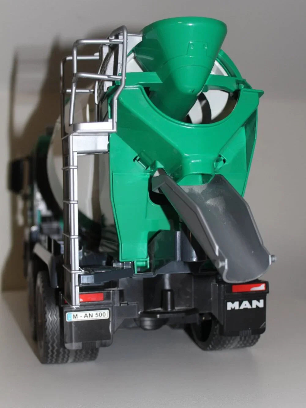 CONCRETE Cement MIXER TRUCK MAN TGA Green Bruder Toy Car Model 1/16 1:16